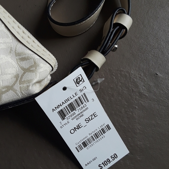 Giani Bernini Annabelle Signature Hobo Shoulder Bag - Picture 9 of 12